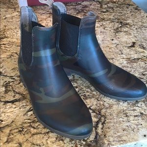JCrew Camo Chelsea Rain Boots